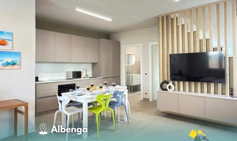 TV and multimedia, Kitchen or kitchenette, Dining area, oven, stove