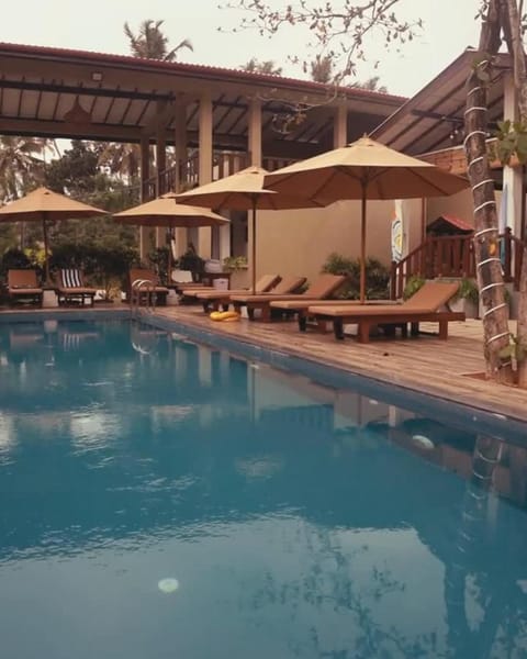 Property building, Swimming pool