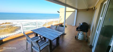 Patio, Day, View (from property/room), Balcony/Terrace, Seating area, Dining area, Beach, Sea view