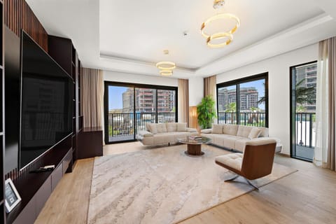 Communal lounge/ TV room, TV and multimedia, Living room, Seating area, Evening entertainment