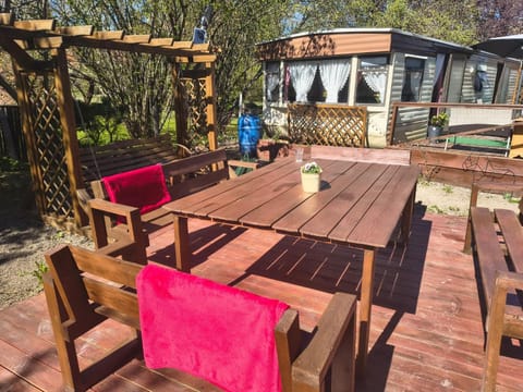 Patio, Spring, Day, BBQ facilities, Garden, Garden view