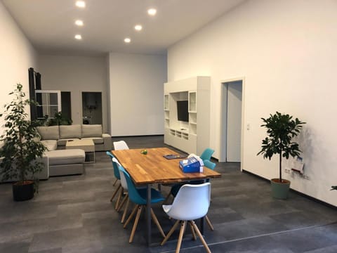 TV and multimedia, Living room, Dining area