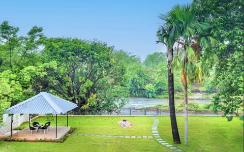 Nearby landmark, Spring, Day, Natural landscape, Garden, Garden view, River view