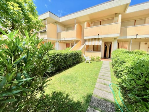 Property building, Garden, Garden view