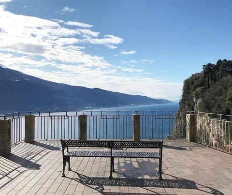 Nearby landmark, Natural landscape