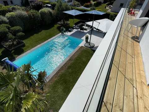 Day, Garden, Balcony/Terrace, Garden view, Pool view, Swimming pool, Swimming pool, sunbed