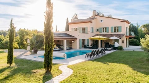 Property building, Pool view