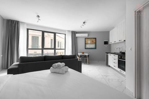 Kitchen or kitchenette, Seating area