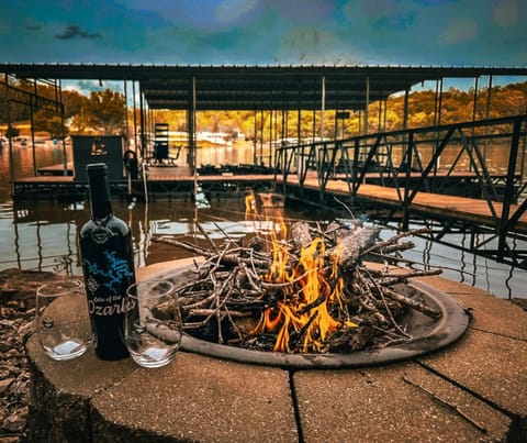 Lakefront Home 4Bed3BathDockFirepitGrill-12PP House in Lake of the Ozarks