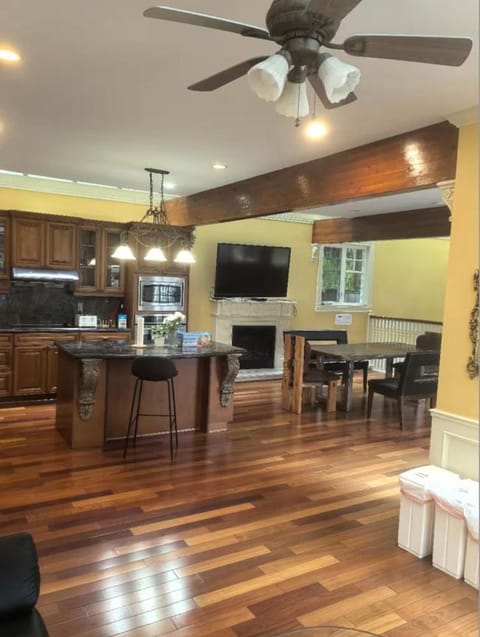 Kerrisdale cozy house Bed and Breakfast in Vancouver