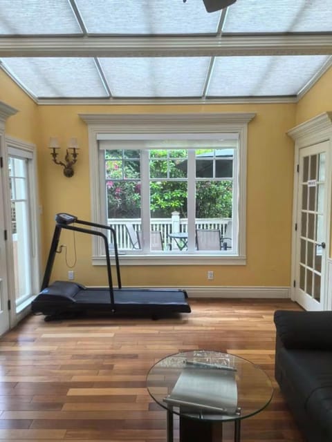 Kerrisdale cozy house Bed and Breakfast in Vancouver