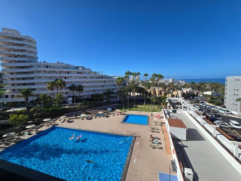 Pool view, Sea view