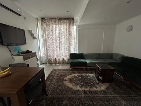 Communal lounge/ TV room, TV and multimedia, Living room, Seating area
