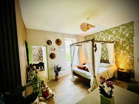 Bed, Photo of the whole room, Bedroom, Garden view