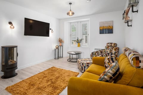 TV and multimedia, Living room, Seating area