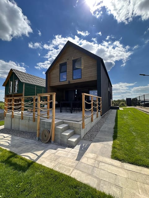 Property building, Balcony/Terrace