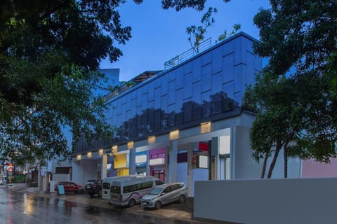 Facade/entrance