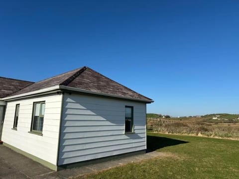 1 Laheen Drive Rossnowlagh House in County Donegal