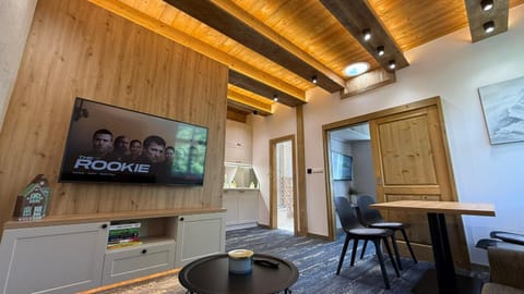 TV and multimedia, Living room, Photo of the whole room, Seating area
