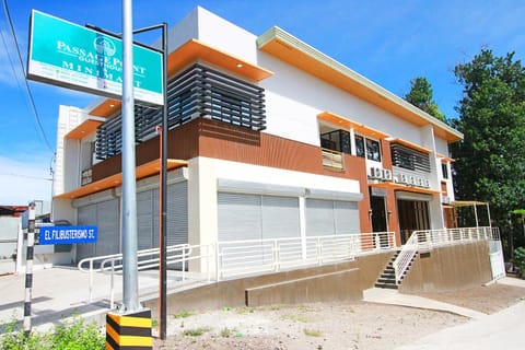 Property building, Day, Neighbourhood, Street view, Parking