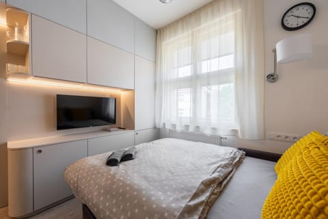 Bed, TV and multimedia
