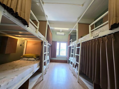 Bed, Bedroom, bunk bed