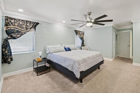 Bed, Photo of the whole room