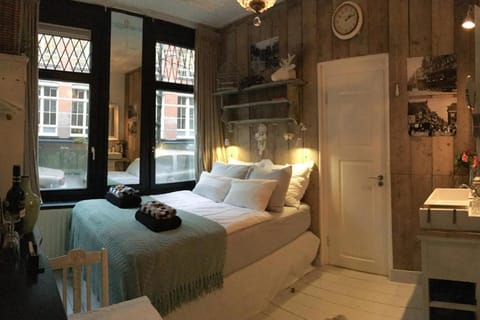 Bed, Day, Photo of the whole room, Bedroom