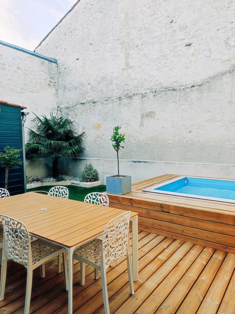Patio, Pool view, Swimming pool