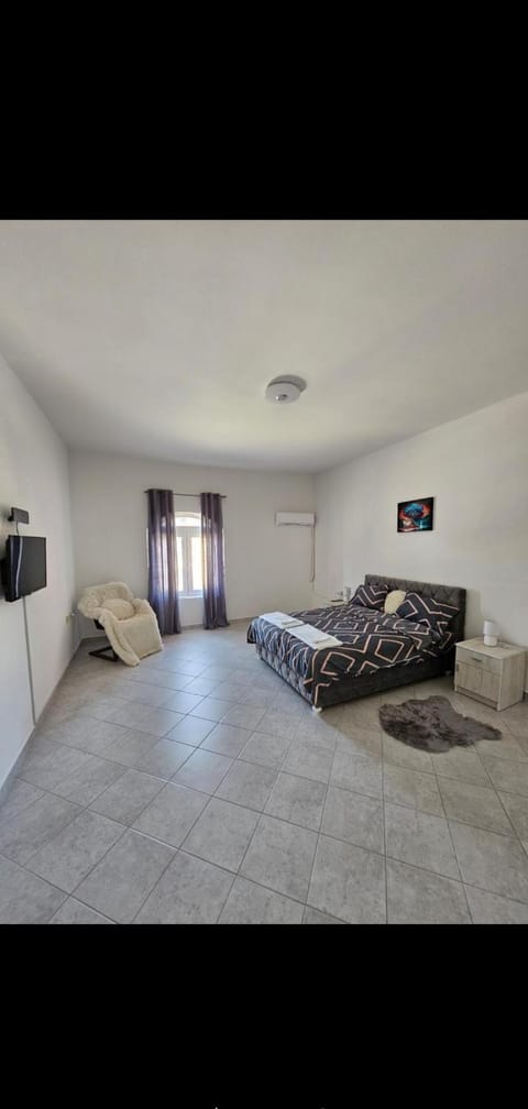 TV and multimedia, Seating area