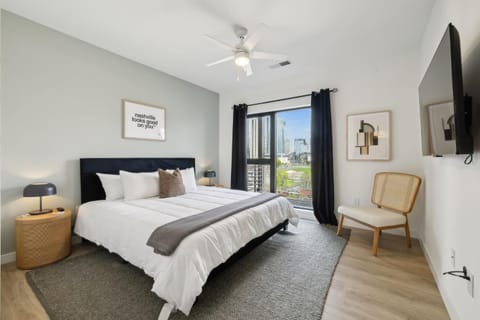 Skyline Nights in Downtown Nashville Walk to Broadway with Pool and Gym Apartment in The Gulch