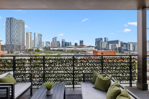 Skyline Nights in Downtown Nashville Walk to Broadway with Pool and Gym Apartment in The Gulch