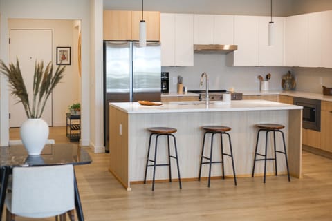 Skyline Nights in Downtown Nashville Walk to Broadway with Pool and Gym Apartment in The Gulch