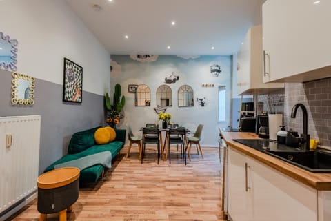 Kitchen or kitchenette, Living room, Dining area