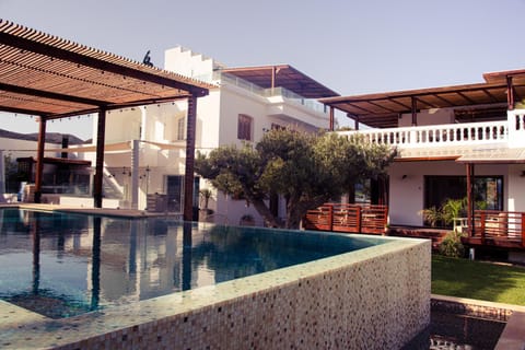 Property building, Swimming pool