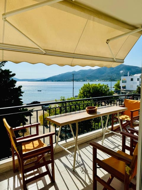 Giorgos concept suites THEA Apartment in Euboea