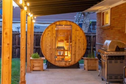 Arvada Hotspot Modern Vibes Sauna and Games House in Westminster