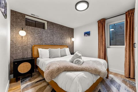 Arvada Hotspot Modern Vibes Sauna and Games House in Westminster