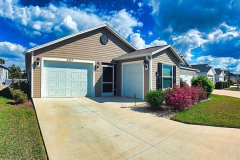 Property building, Day, Street view