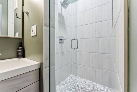 Matterhorn Haven LUXE Vail Retreat w Hot Tub House in Vail