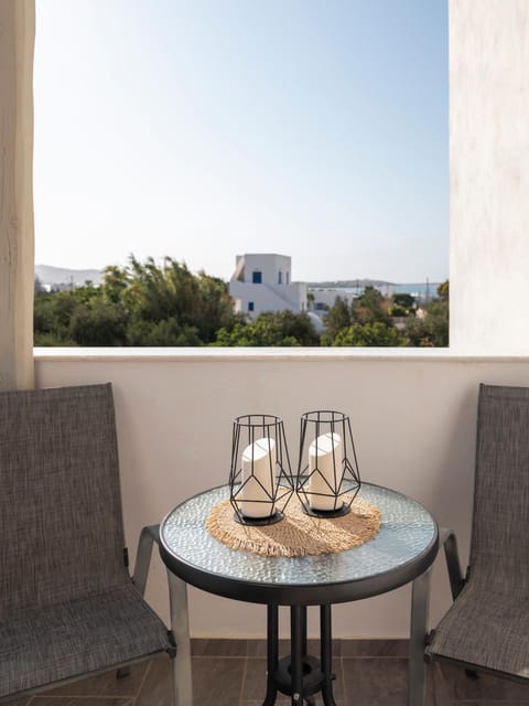 Natural landscape, View (from property/room), Balcony/Terrace, Seating area, Sea view