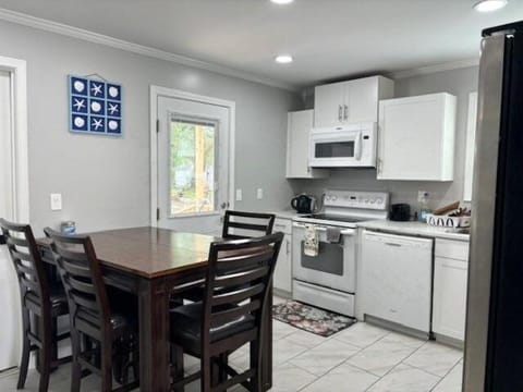 Brand New Entire house in Atlantic House in Colorado