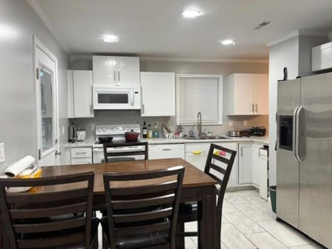 Brand New Entire house in Atlantic House in Colorado