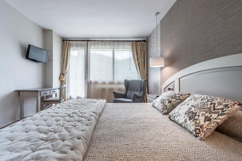 Bed, Photo of the whole room