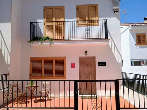 Property building, Off site, Balcony/Terrace