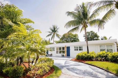 Casa del Sol Your Tropical Escape Private Pool House in Deerfield Beach