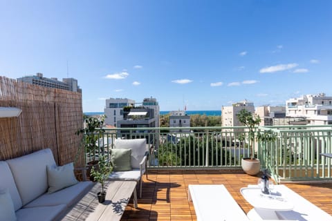 Day, Natural landscape, View (from property/room), Balcony/Terrace, Seating area, Sea view
