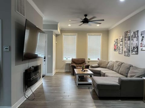 Cincy Comfort Retreat House in Over The Rhine