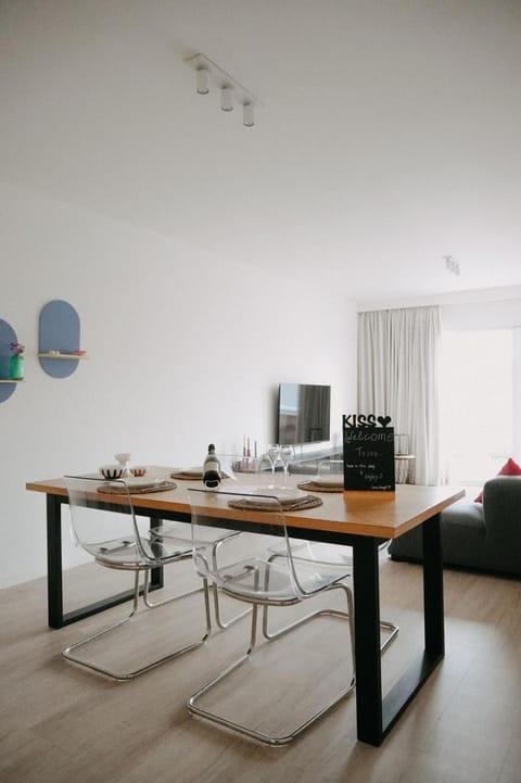 Food, Alcoholic drinks