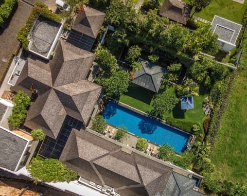 Bird's eye view, Swimming pool
